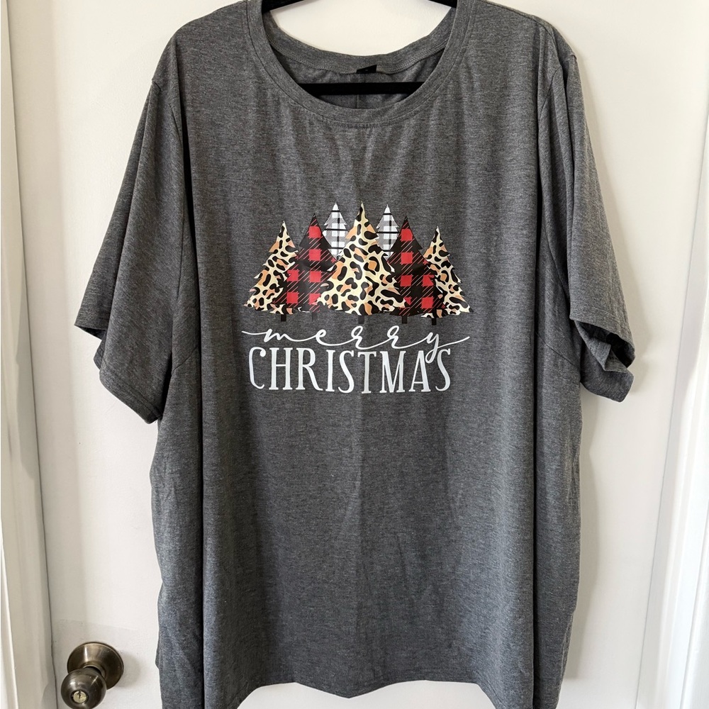 Woman’s Plus Dark Gray Christmas Tree Tee Shirt 32/34W Plaid & Animal Print Tree